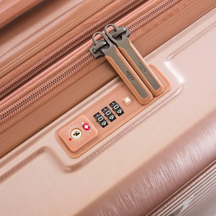 Edge 30" Luggage