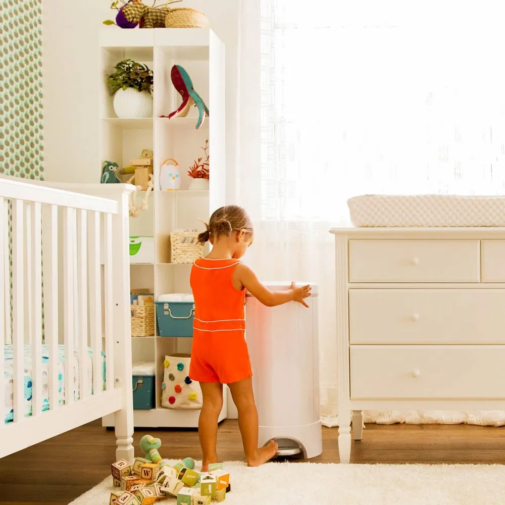 Munchkin STEP Diaper Pail, Powered by Arm & Hammer