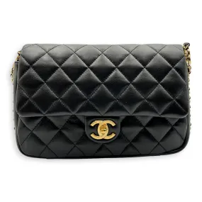 Seasonal Flap with CC Chain 25x16x6cm Black Crossbody Bag in Lambskin, Gold hardware